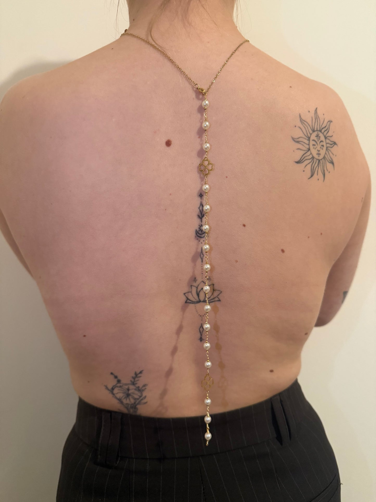 Bijoux de dos « Capucine »