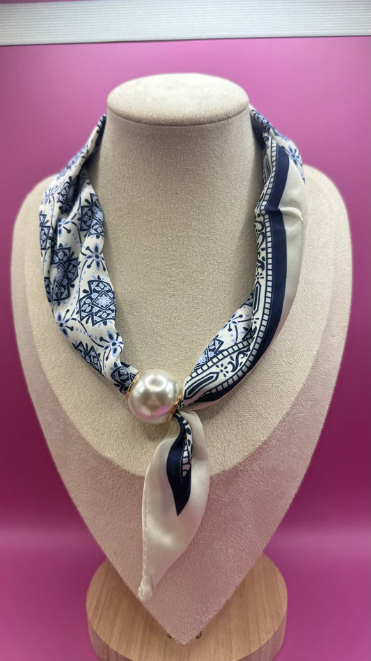 Foulard à perles