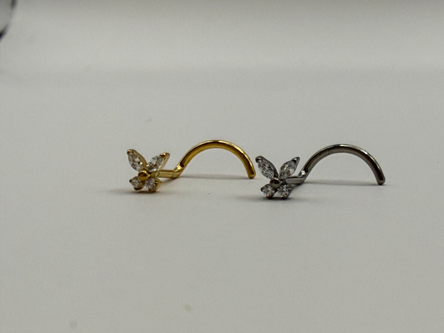 Piercing nez papillon