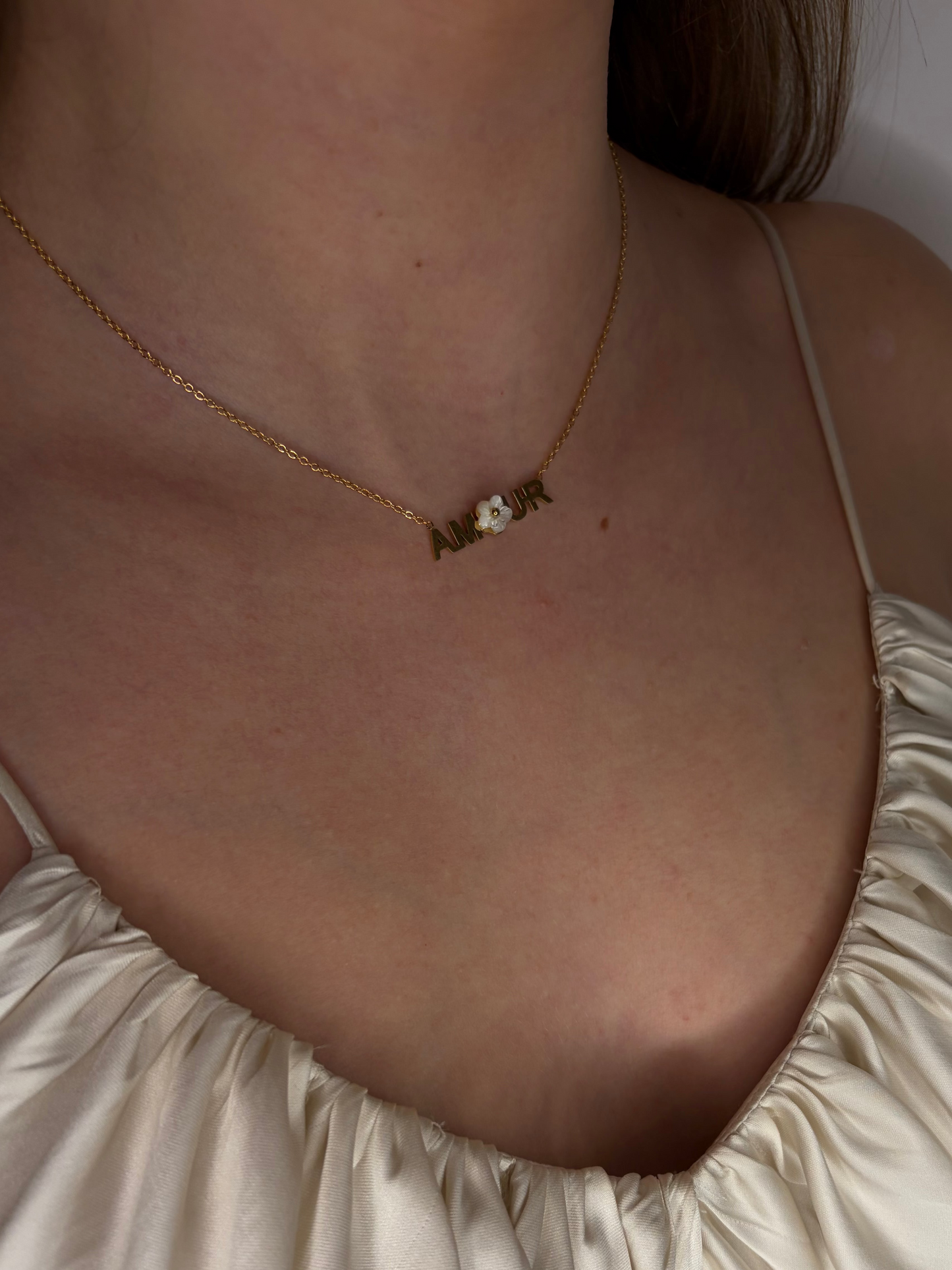 Collier « Amour » à fleurs or